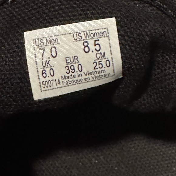 Vans triple black women’s 8.5 Men's 7 Canvas Sneakers off the wall low shoes - Picture 2 of 5